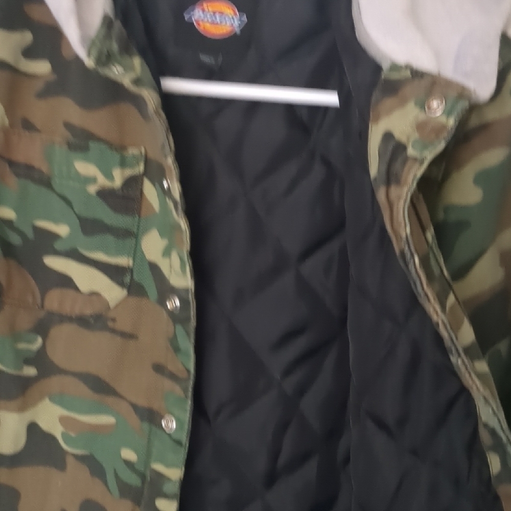 Dickies Green Camo Jacket with Gray Hood - Picture 5 of 5